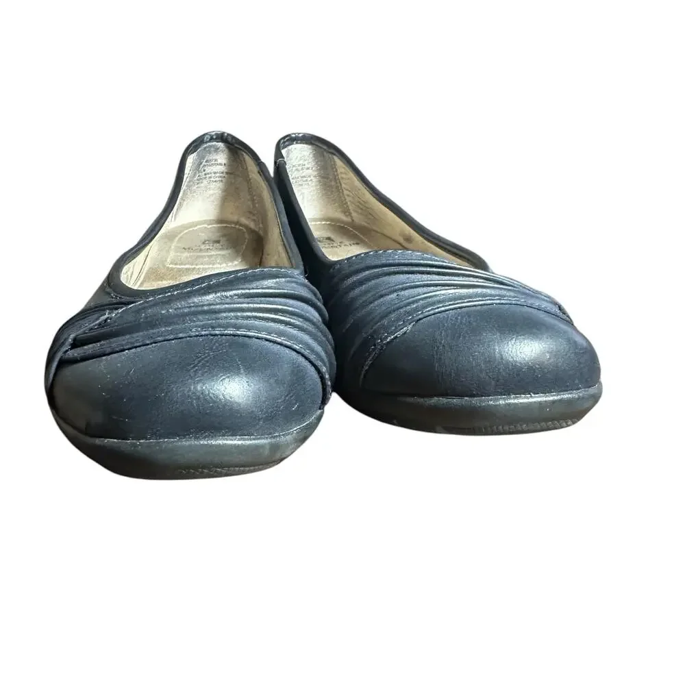 White Mountain Black Leather Flats Size 8.5 Slip On Comfort